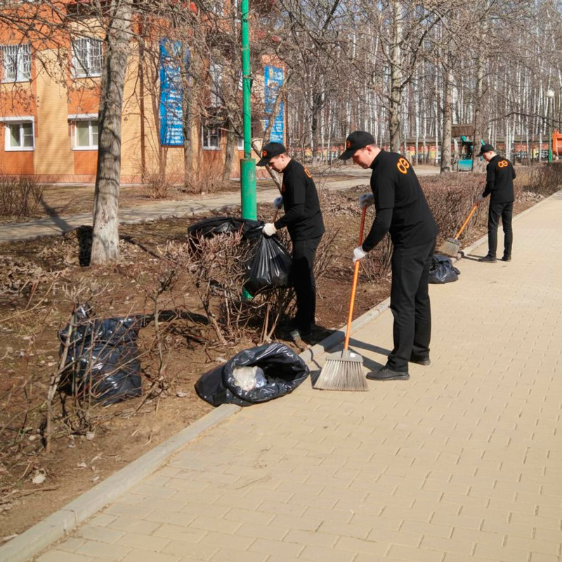 Уборка территории  в  Макеевке